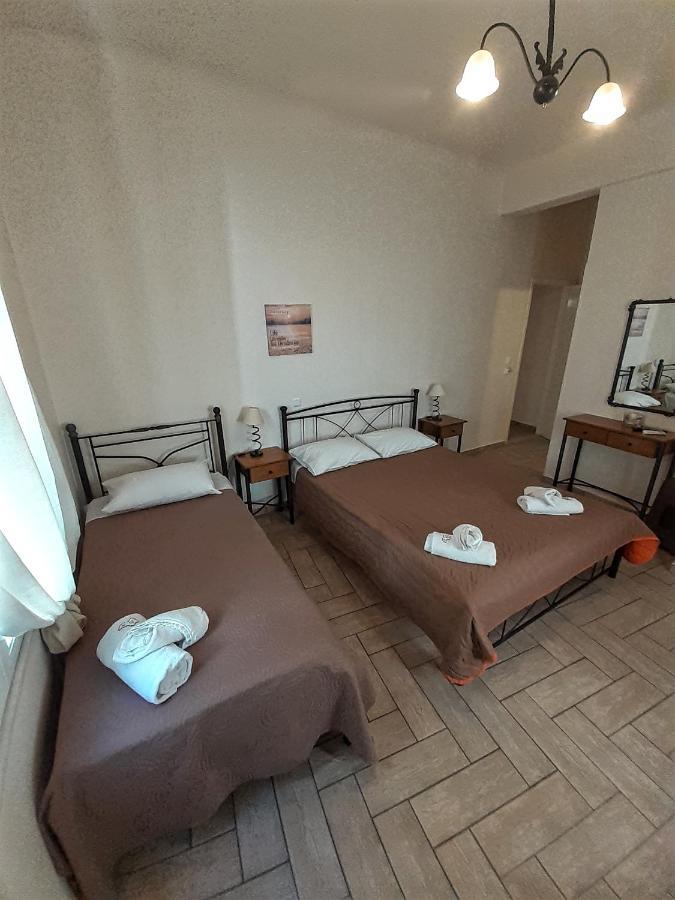Central 9 Rooms Ermoupoli Eksteriør billede